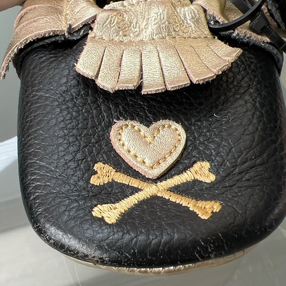 ☠️💛New Itzy Ritzy+Tokidoki Moc Happens Hearts & Cross Bones Baby Moccasins/Shoes - Picture 9 of 17